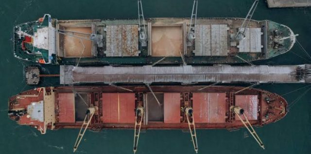 Блокування українських портів зупинило морський експорт залізної руди